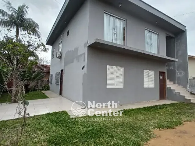 Casa 3 quartos e 2 banheiros, para alugar, no bairro Salinas em Balneário Barra do Sul