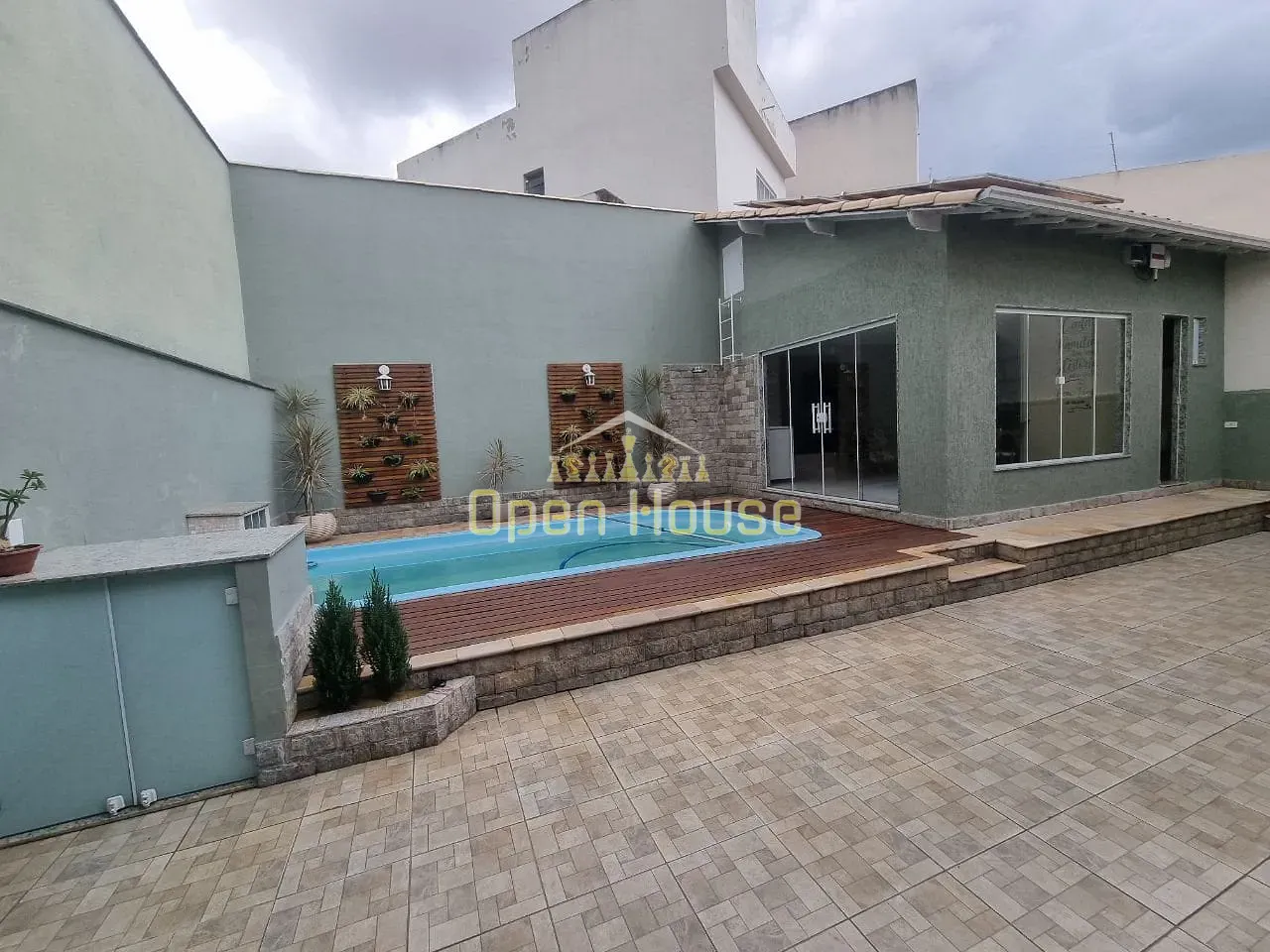 Casa, 3 quartos, 218 m² - Foto 2