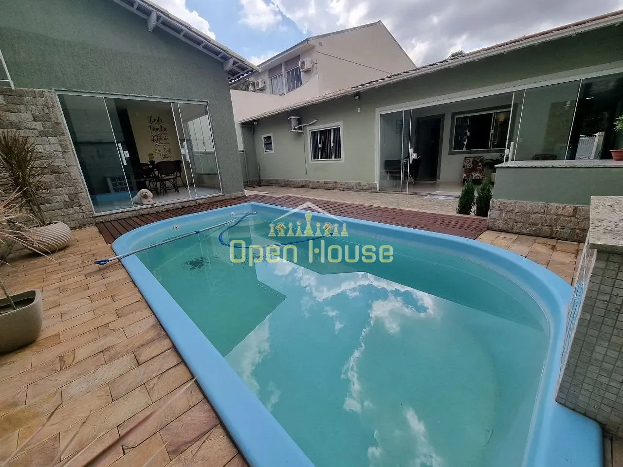 Casa, 3 quartos, 218 m² - Foto 1