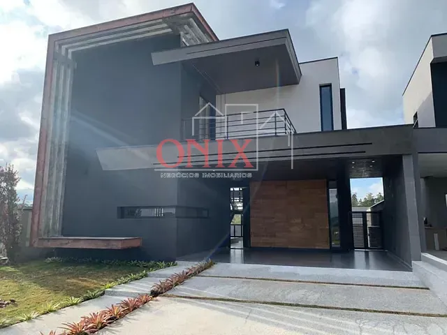 Casa com 290m², à venda, no bairro Cézar de Souza em Mogi das Cruzes