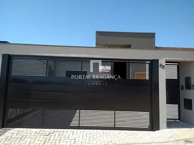 Casa com 140m² 3 quartos e 2 banheiros, à venda, no bairro Villa Verde em Bragança Paulista