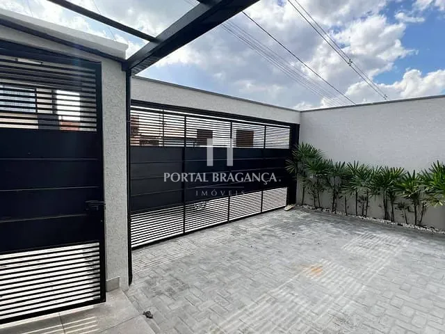 Casa com 140m² 3 quartos e 2 banheiros, à venda, no bairro Villa Verde em Bragança Paulista