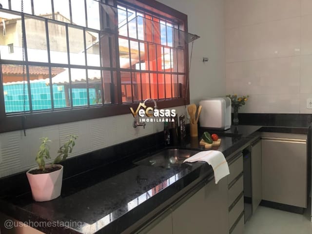 Casa com 525m² 5 quartos e 5 banheiros, à venda, no bairro Jardim Mariléa em Rio das Ostras