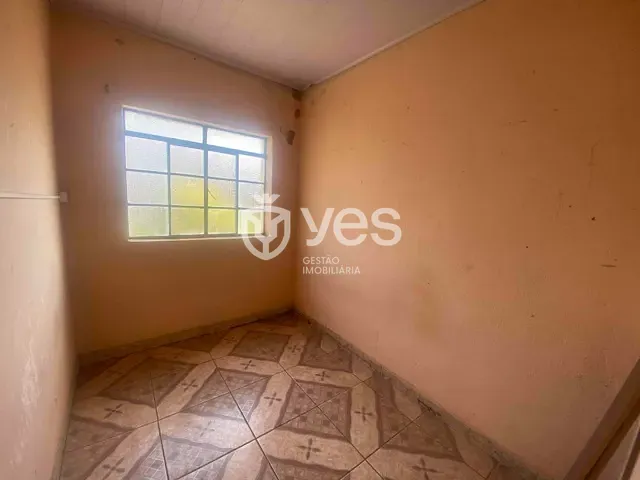 Casa 4 quartos e 2 banheiros, à venda, no bairro Centro em Araxá