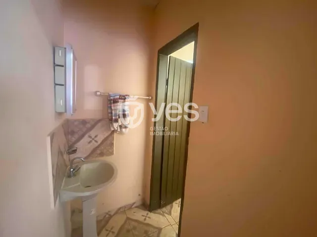 Casa 4 quartos e 2 banheiros, à venda, no bairro Centro em Araxá
