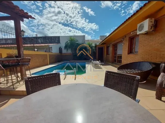 Casa com 360m² 4 quartos e 4 banheiros, à venda, no bairro Centro em Pelotas