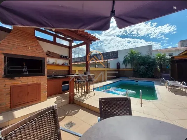 Casa com 360m² 4 quartos e 4 banheiros, à venda, no bairro Centro em Pelotas