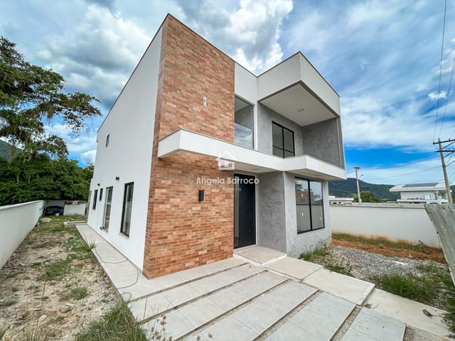 Casa com 395m² 4 quartos e 4 banheiros, à venda, no bairro Ubatiba em Maricá