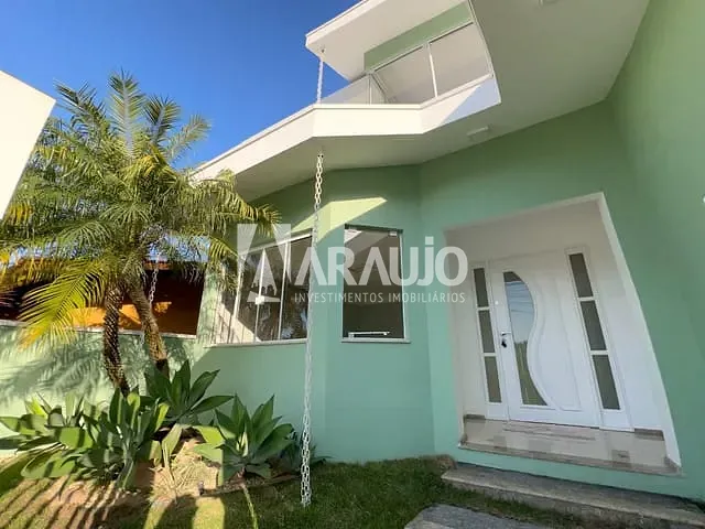 Casa com 438m² 2 quartos e 2 banheiros, à venda, no bairro Praia dos Amores em Balneário Camboriú