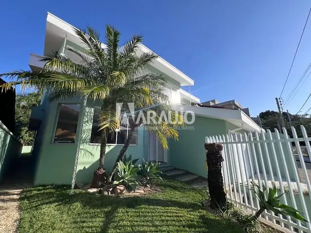Casa com 438m² 2 quartos e 2 banheiros, à venda, no bairro Praia dos Amores em Balneário Camboriú