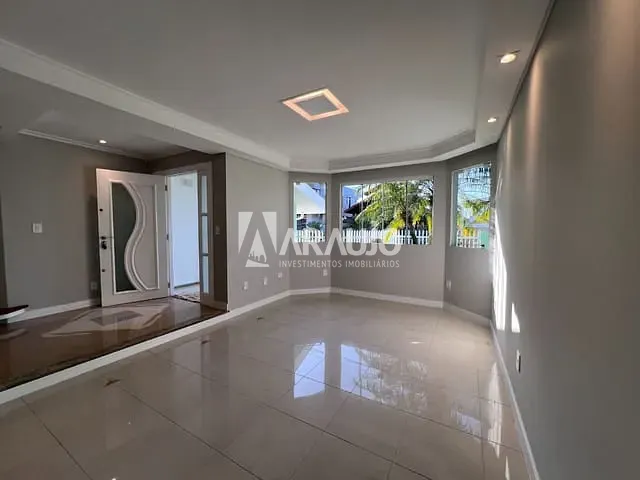 Casa com 438m² 2 quartos e 2 banheiros, à venda, no bairro Praia dos Amores em Balneário Camboriú