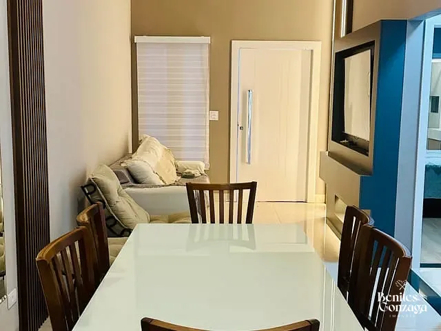 Casa 3 quartos e 2 banheiros, à venda, no bairro Jardim Dias I em Maringá