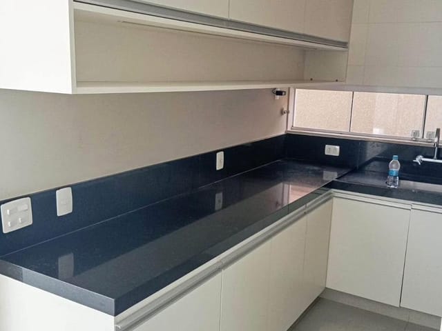 Casa 3 quartos e 3 banheiros, para alugar, no bairro Fazenda Rodeio em Mogi das Cruzes