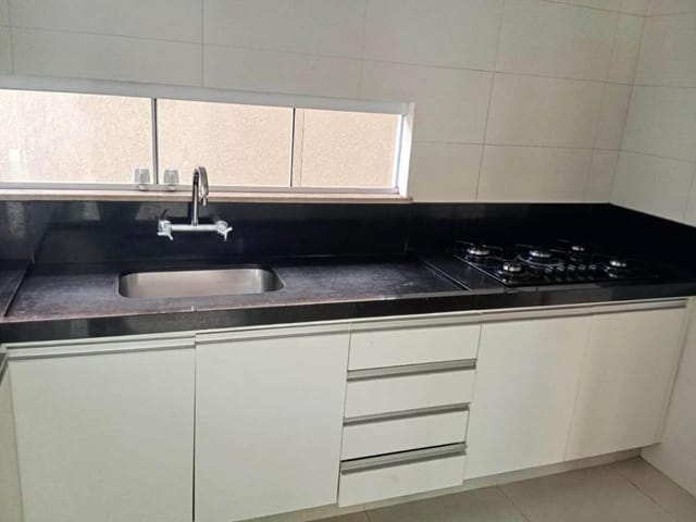Casa 3 quartos e 3 banheiros, para alugar, no bairro Fazenda Rodeio em Mogi das Cruzes