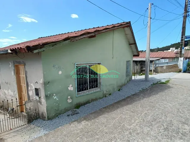Casa à venda, no bairro Ribeirão da Ilha em Florianópolis