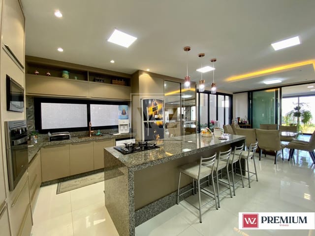 Casa com 380m² 3 quartos e 5 banheiros, à venda, no bairro Jardim Carvalho em Ponta Grossa