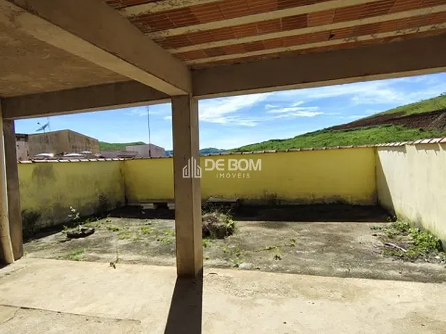 Casa com 249m² 3 quartos e 2 banheiros, à venda, no bairro Jardim Centenário em Poços de Caldas