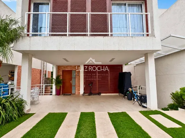 Casa com 353m² 3 quartos e 5 banheiros, à venda, no bairro Granja Viana II em Cotia