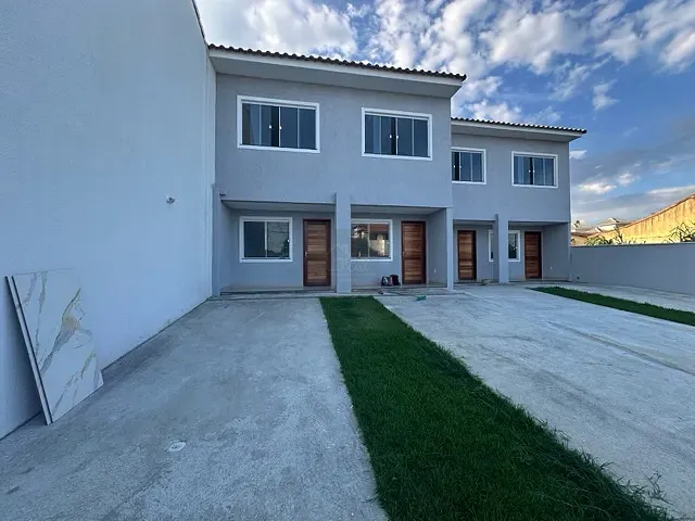 Casa com 200m² 2 quartos e 2 banheiros, à venda, no bairro JARDIM ATLÂNTICO CENTRAL  em Maricá