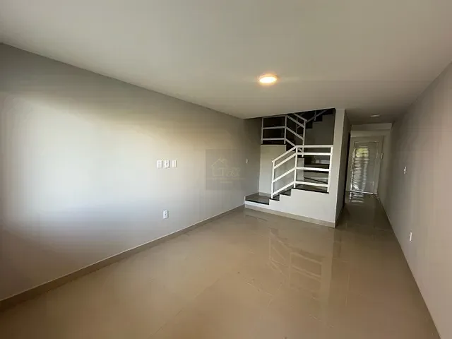 Casa com 200m² 2 quartos e 2 banheiros, à venda, no bairro JARDIM ATLÂNTICO CENTRAL  em Maricá