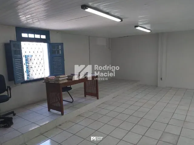 Casa com 332m², à venda, no bairro Boa Vista em Recife