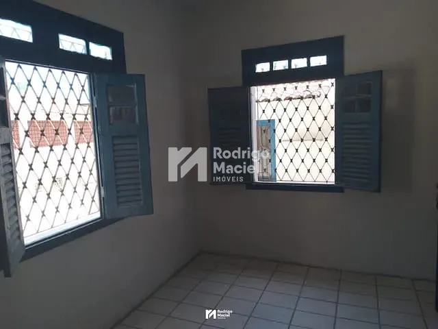 Casa com 332m², à venda, no bairro Boa Vista em Recife