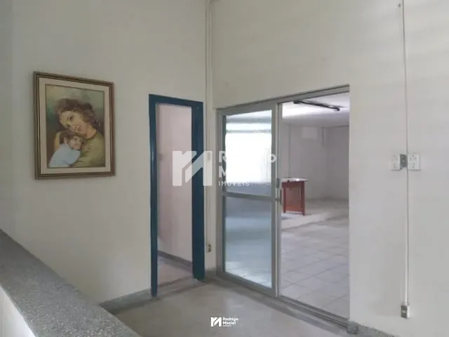 Casa com 332m², à venda, no bairro Boa Vista em Recife