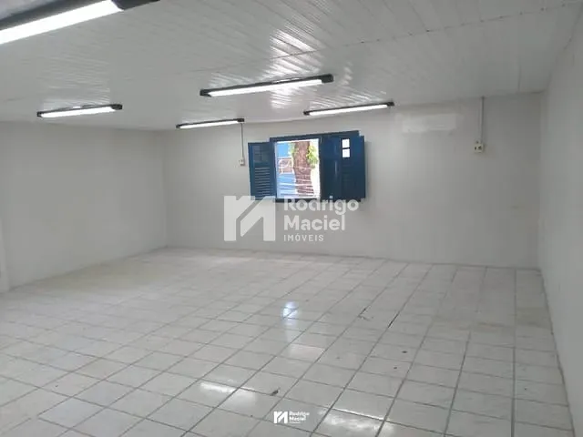 Casa com 332m², à venda, no bairro Boa Vista em Recife