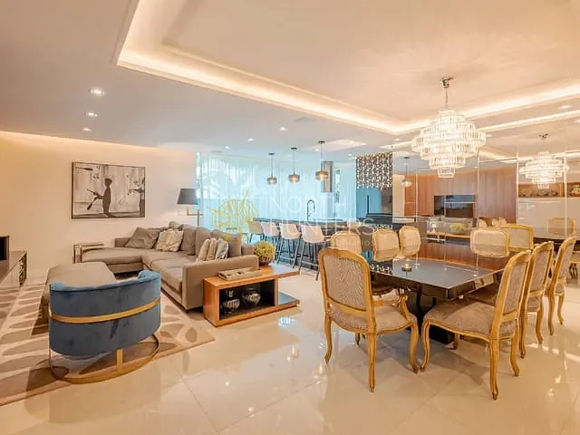 Casa com 562m² 4 quartos e 4 banheiros, à venda, no bairro América em Joinville