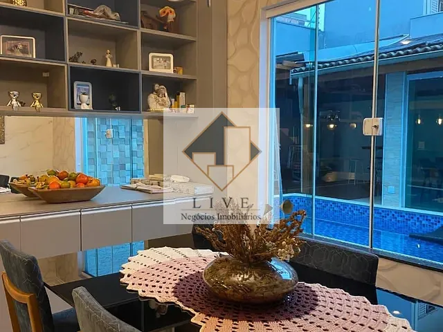 Casa com 250m² 4 quartos e 4 banheiros, à venda, no bairro Jardim Souza Queiroz em Santa Bárbara D'Oeste