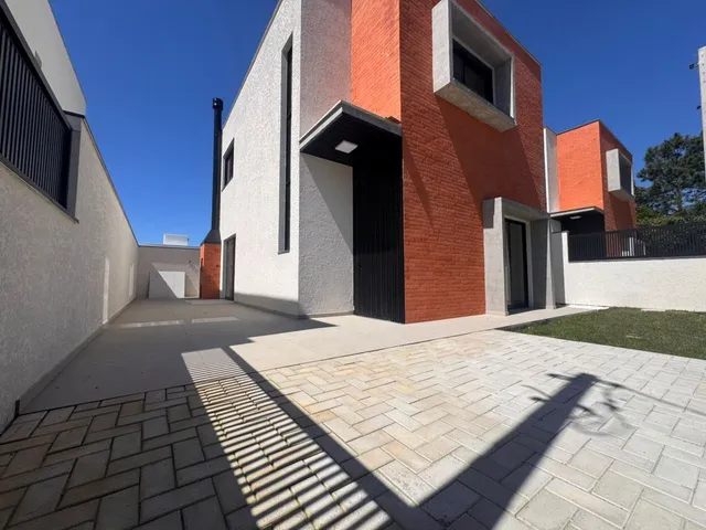 Casa com 160m² 3 quartos e 3 banheiros, à venda, no bairro São João do Rio Vermelho em Florianópolis