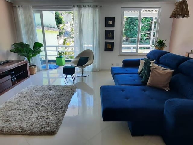 Casa com 260m² 3 quartos e 4 banheiros, à venda, no bairro Vila Valqueire em Rio de Janeiro