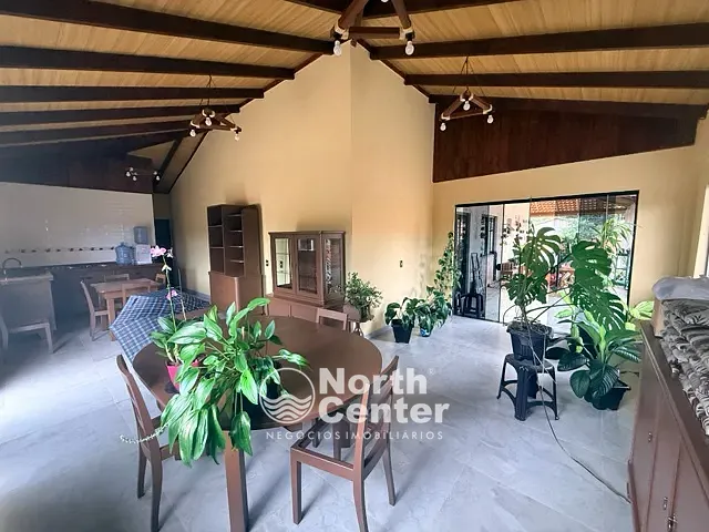 Casa com 2046m² 3 quartos e 2 banheiros, à venda, no bairro Conquista em Balneário Barra do Sul