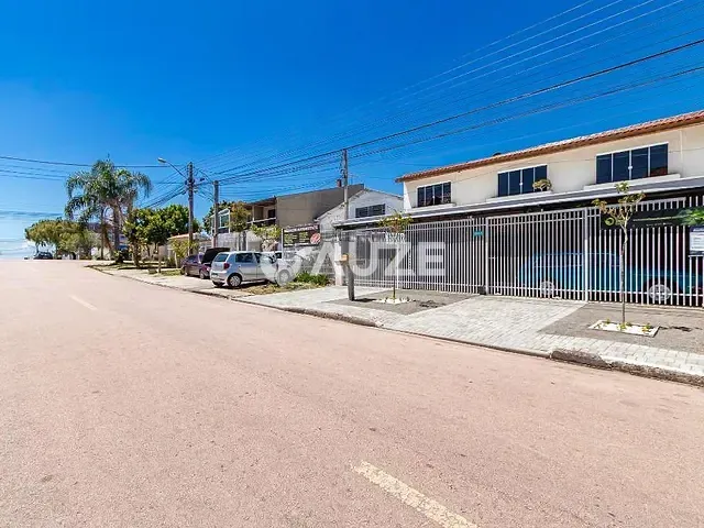 Casa com 388m² 4 quartos e 6 banheiros, à venda, no bairro Lindóia em Curitiba