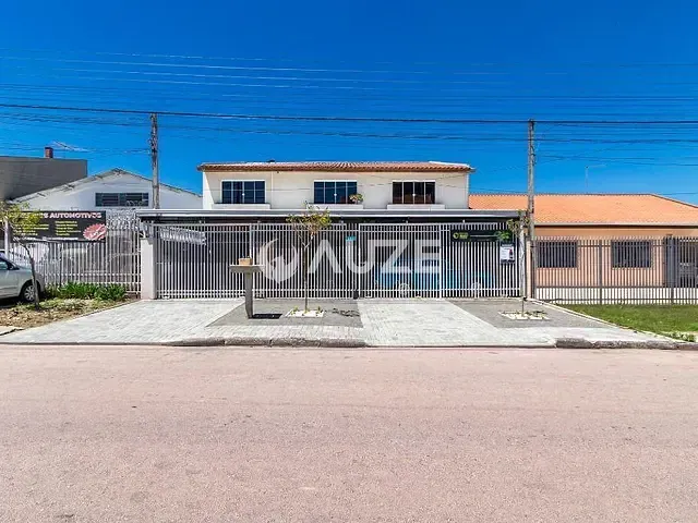 Casa com 388m² 4 quartos e 6 banheiros, à venda, no bairro Lindóia em Curitiba