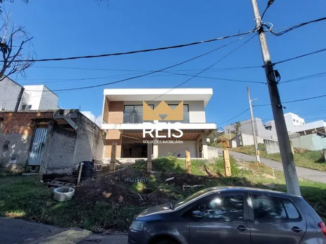 Casa 3 quartos e 5 banheiros, à venda, no bairro Campo Grande em Rio de Janeiro