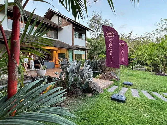 Casa com 990m² 4 quartos e 5 banheiros, à venda, no bairro Várzea em Recife