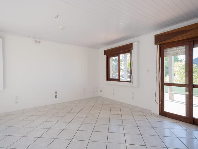 Casa com 60m² 2 quartos e 2 banheiros, para alugar, no bairro Areal em Pelotas