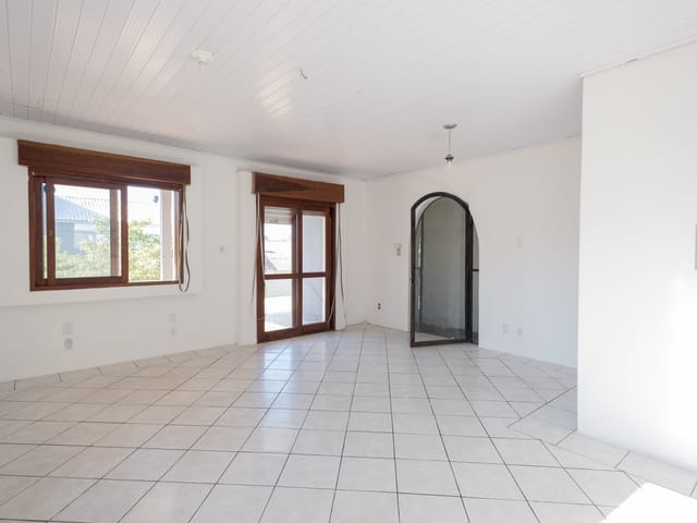 Casa com 60m² 2 quartos e 2 banheiros, para alugar, no bairro Areal em Pelotas