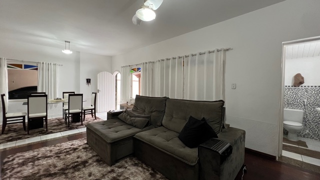 Casa com 451m² 4 quartos e 4 banheiros, à venda, no bairro Centro em Arraial do Cabo