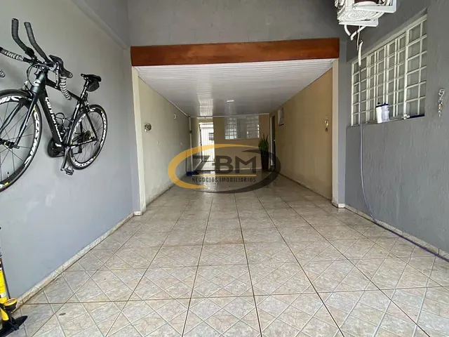 Casa com 250m² 3 quartos e 5 banheiros, à venda, no bairro Santa Rita 4 em Londrina