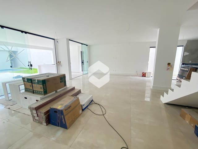 Casa com 300m² 4 quartos e 4 banheiros, à venda, no bairro Recreio dos Bandeirantes em Rio de Janeiro