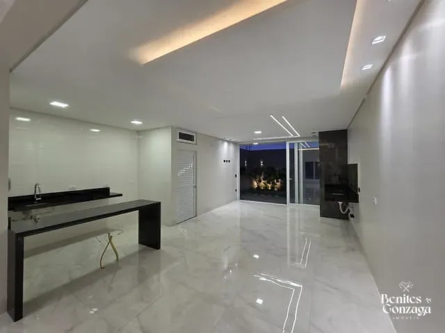 Casa 3 quartos e 4 banheiros, à venda, no bairro Jardim Paris VI em Maringá