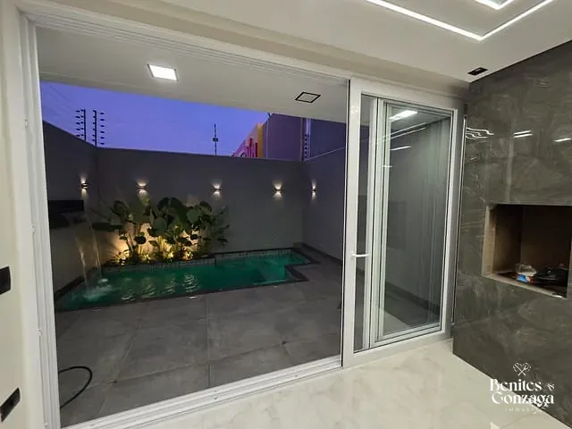 Casa 3 quartos e 4 banheiros, à venda, no bairro Jardim Paris VI em Maringá