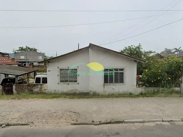Casa à venda, no bairro Ribeirão da Ilha em Florianópolis