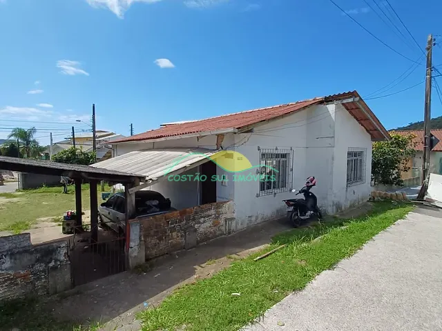Casa à venda, no bairro Ribeirão da Ilha em Florianópolis