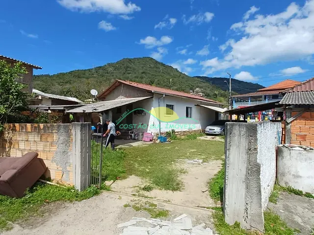 Casa à venda, no bairro Ribeirão da Ilha em Florianópolis