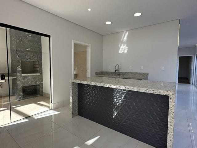 Casa com 343m² 3 quartos e 1 banheiro, à venda, no bairro Estância Hípica em Nova Odessa