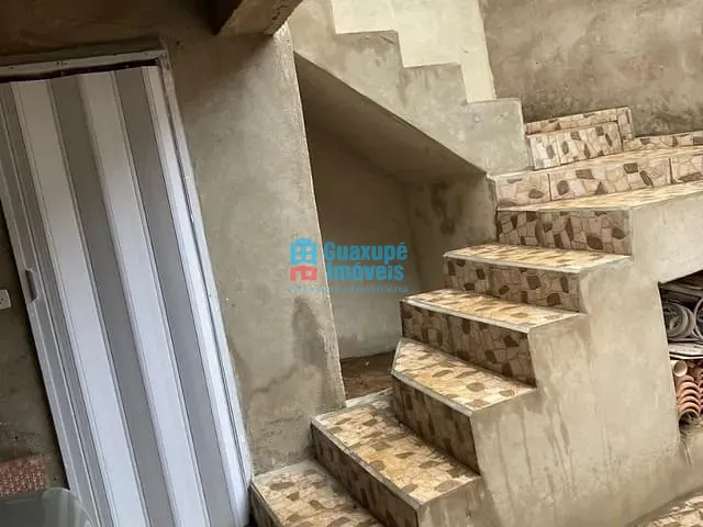 Casa com 100m², à venda, no bairro Jardim Planalto em Guaxupé