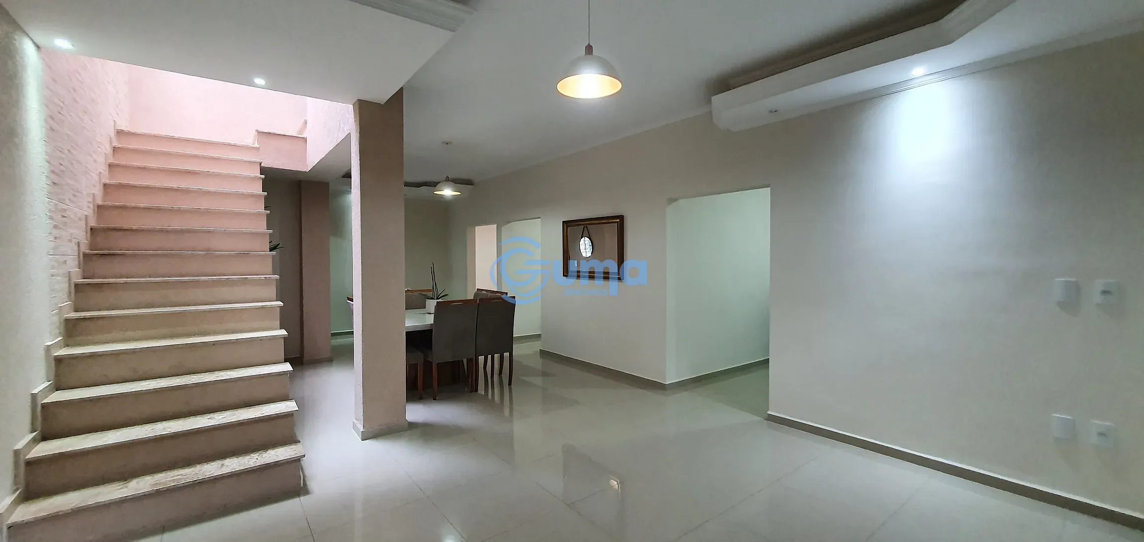 Casa, 4 quartos, 237 m² - Foto 1